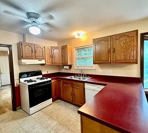 4th image of 5102 Country Squire Ln