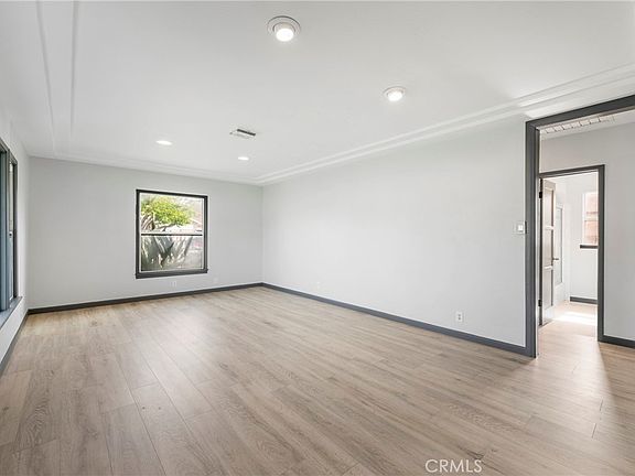 4th image of 3764 Pacific Ave