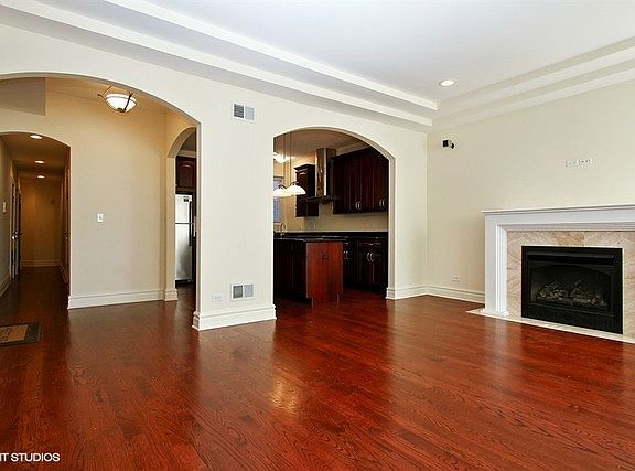 4th image of 838 E 52nd St #2E