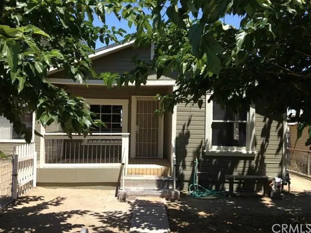 106 Roosevelt Pl photo 1