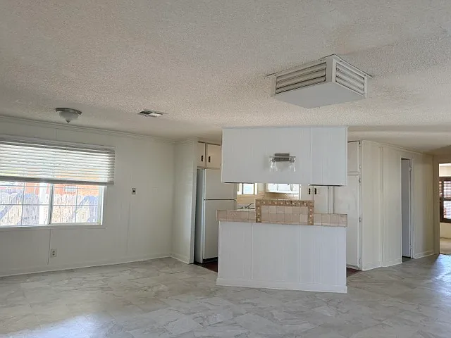 32160 Cody Ave — Photo 2