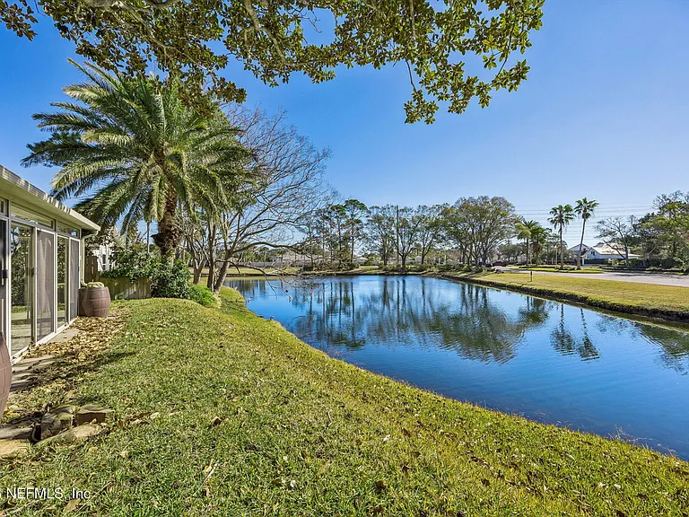 3447 Heron Dr N — Photo 35