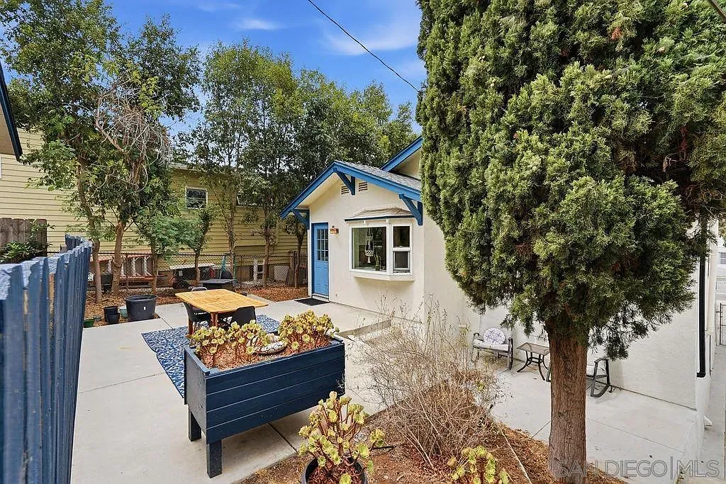 1 bed, 1.0 bath, 500 sqft, $2,500 — Photo 2