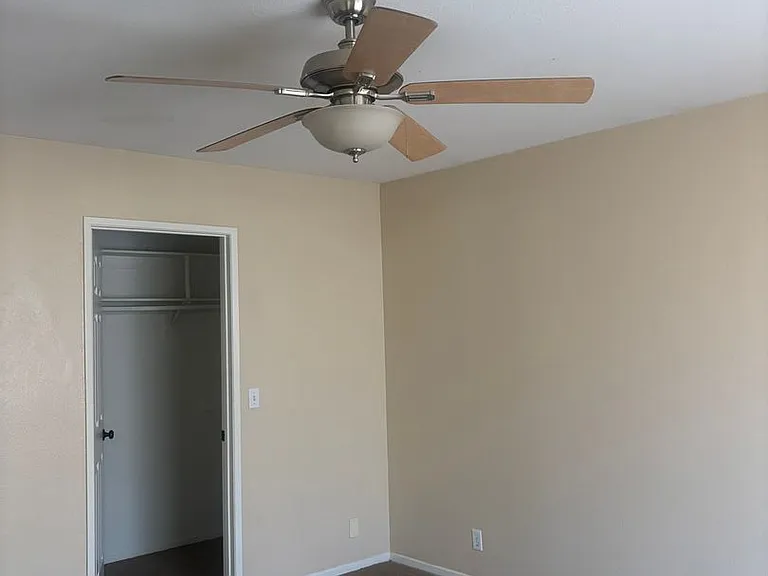21141 Wisteria St — Photo 12
