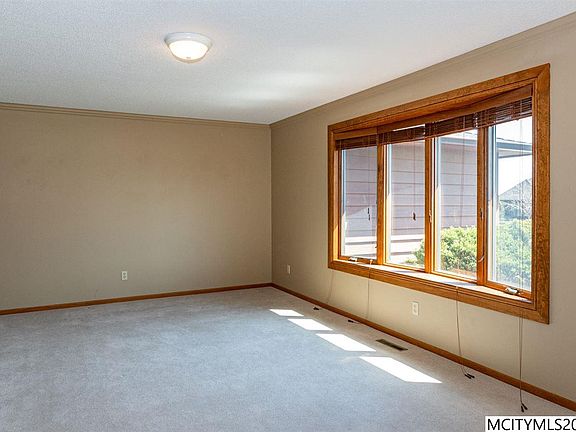 2nd image of 1 Briarstone Ct