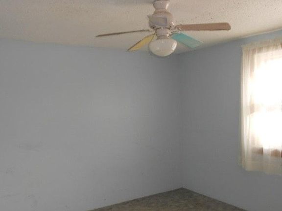 3rd image of 22 Wilshire Blvd