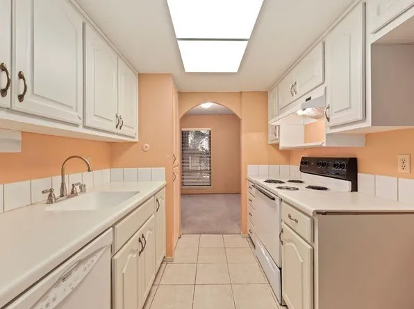 2458 Larkspur Ln APT 337, Sacramento, CA 95825