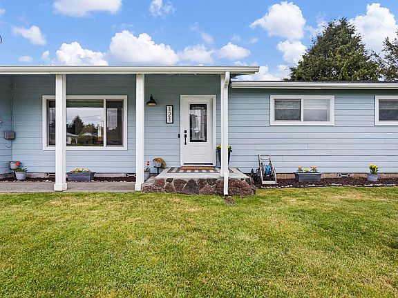 5th image of 121 Esta Ln