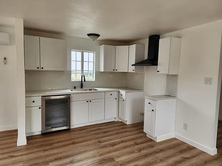 10731 Grape St — Photo 7