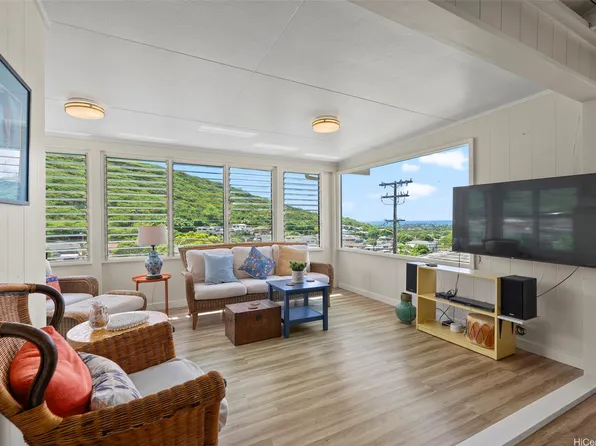 1416 Luinakoa St, Honolulu, HI 96821