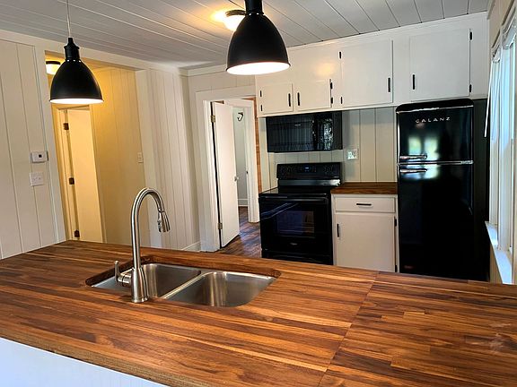 2nd image of 197 W Court St #8