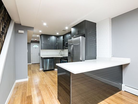 5th image of 9904 195th St