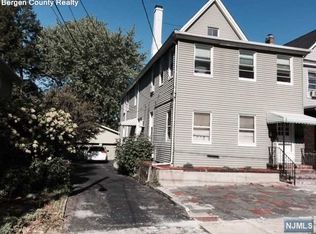 20 7th St, Ridgefield Park, NJ 07660