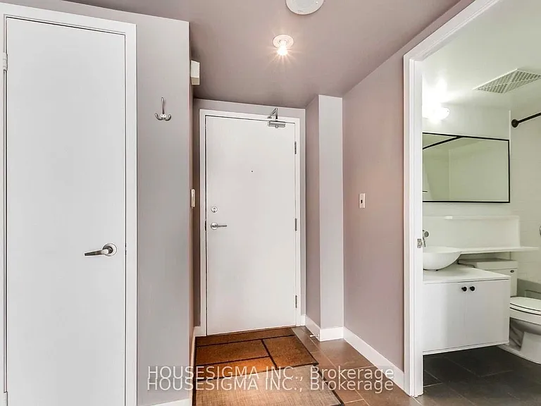 15 Fort York Blvd #1601 — Photo 7