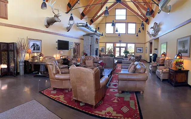 2474 Shenandoah Dr — Photo 3