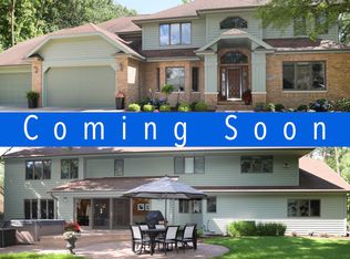 701 E Woodcrest Dr, Appleton, WI 54915