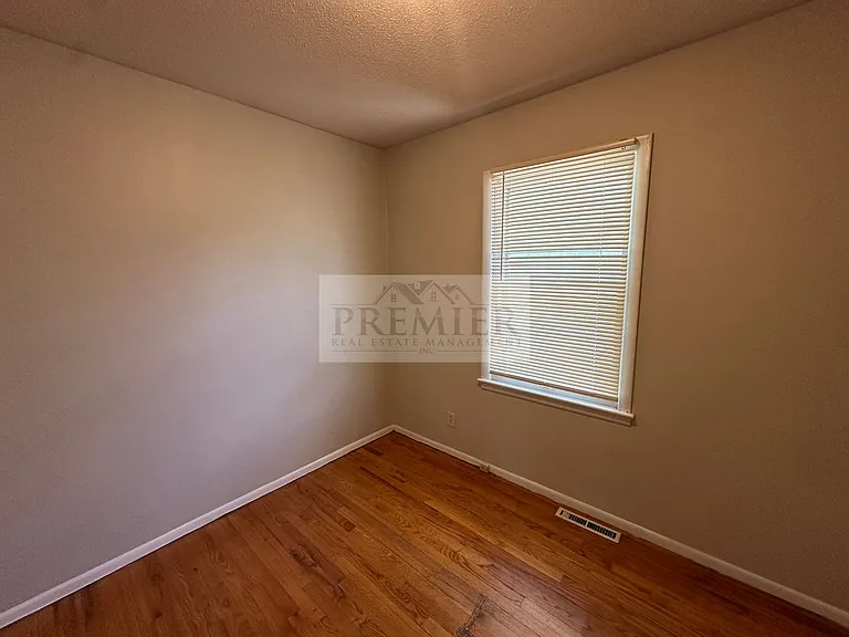8406 E 92nd Pl — Photo 7