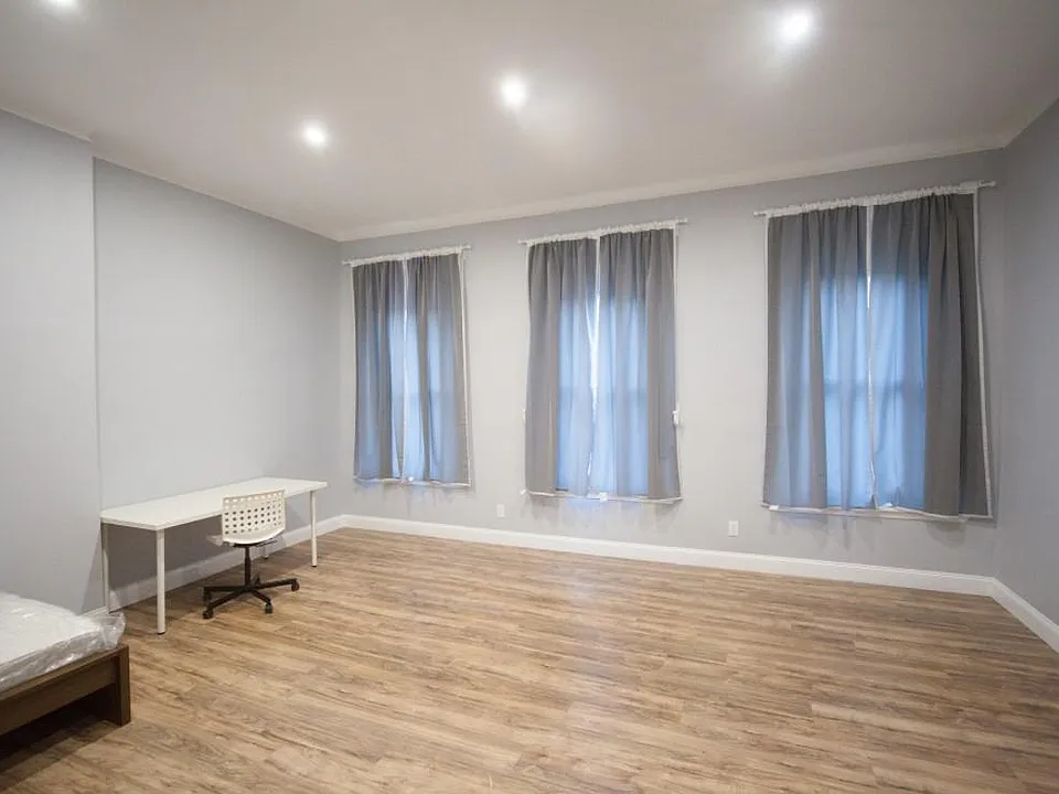 2123 N Charles St #2A