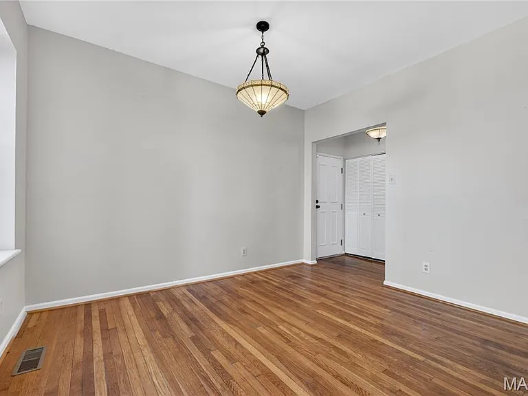 5572 Waterman Blvd #1W — Photo 12