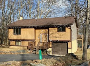 2123 Dogwood Cir, Bushkill, PA 18324