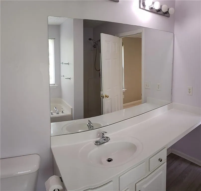 4 bed, 2.5 bath, 2228 sqft, $2,400 — Photo 1