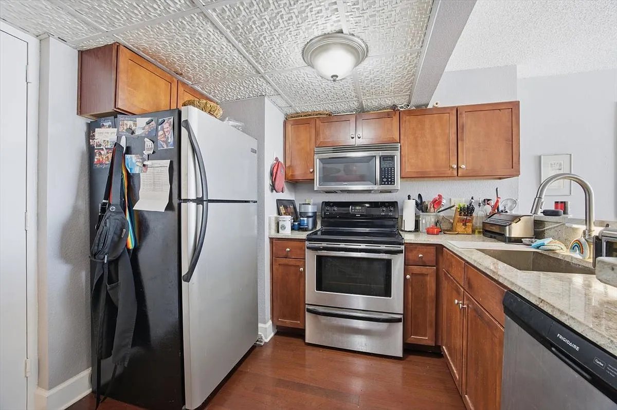 Building Photo - 151 E Washington St #406