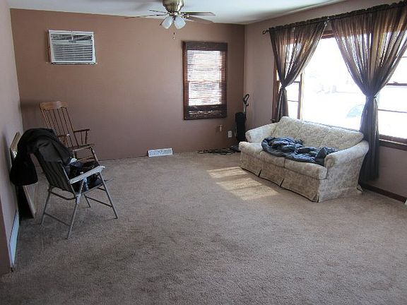 4th image of 218 S Sunnyside St