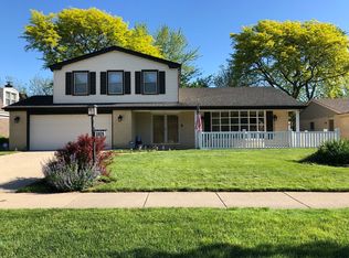 3926 Michael Ln, Glenview, IL