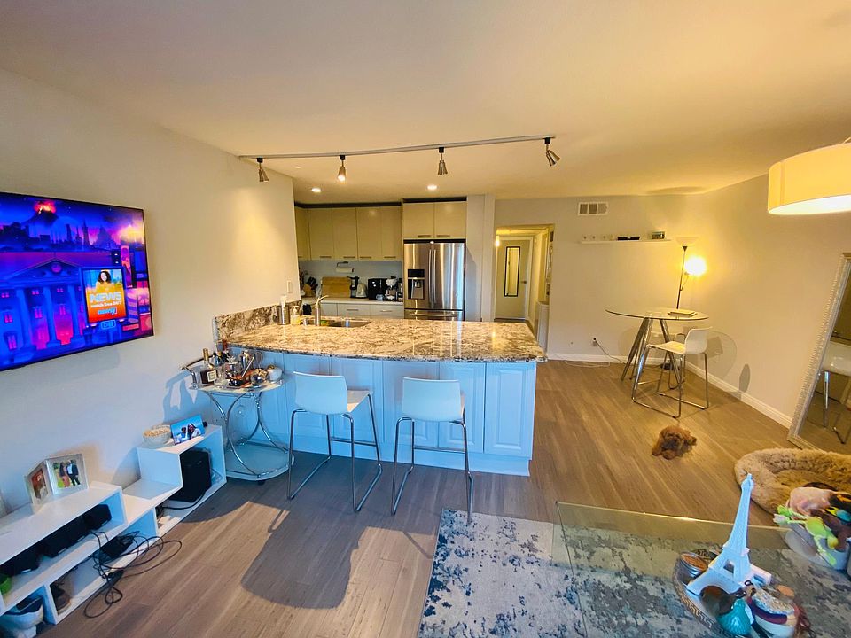 Spacious living area and kitchen