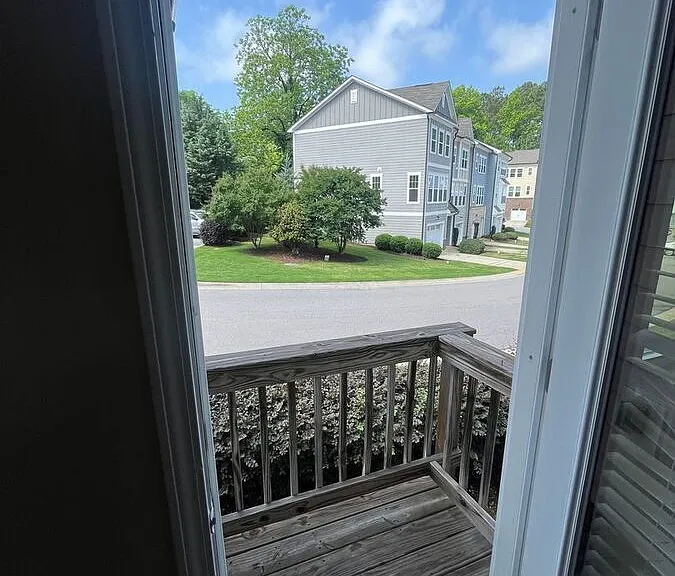 1423 Salem Creek Dr — Photo 15