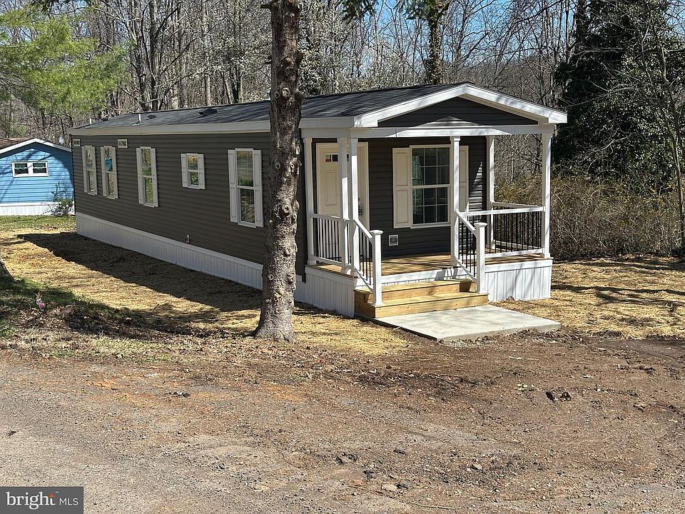 1st image of 8 Ash Ln