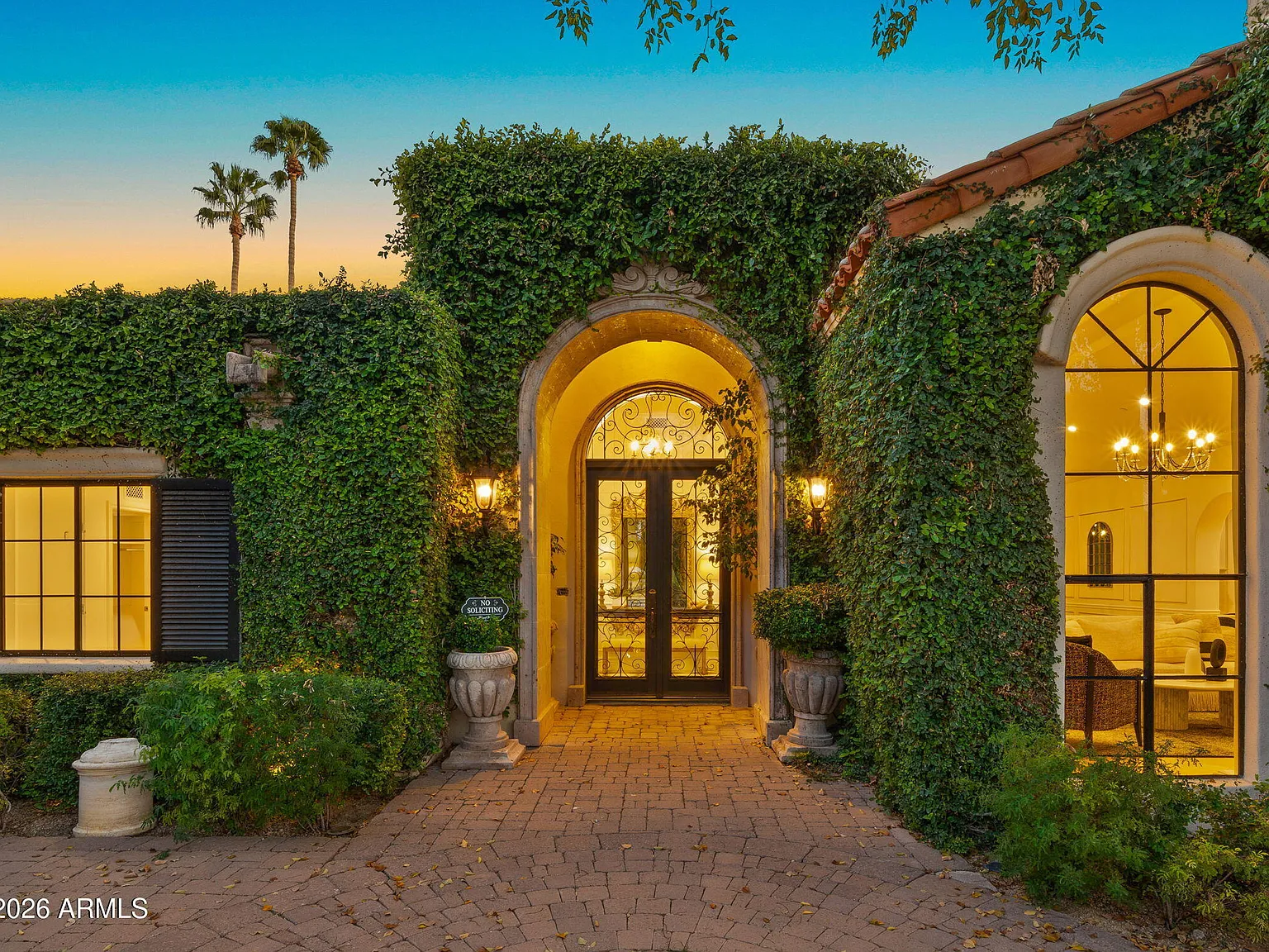 5 bed, 7.0 bath, 6159 sqft, $40,000 — Photo 4