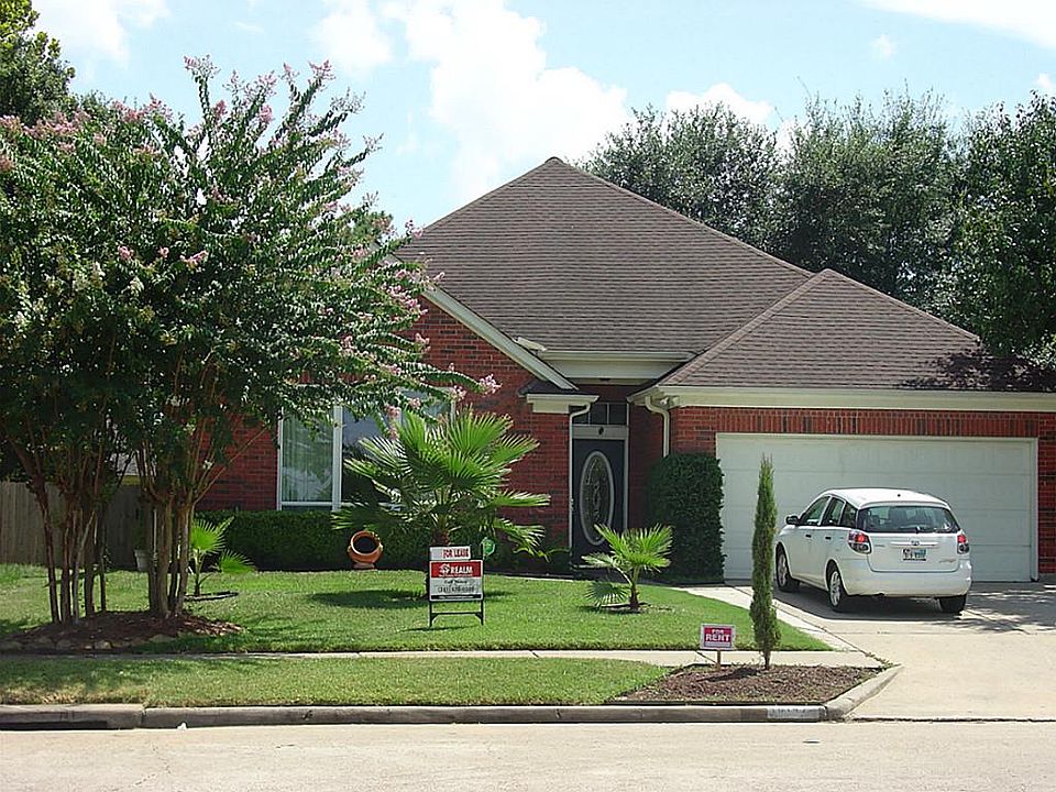 1st image of 18147 Holly Forest Dr