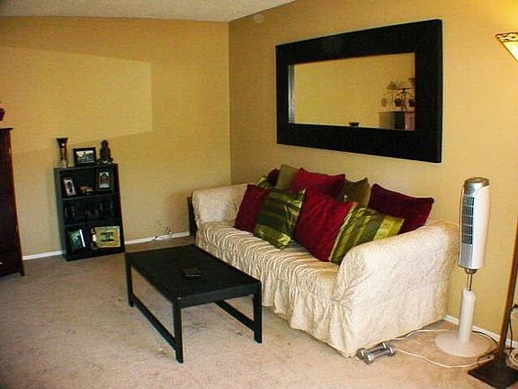 4th image of 37 S Berkeley Ave #12