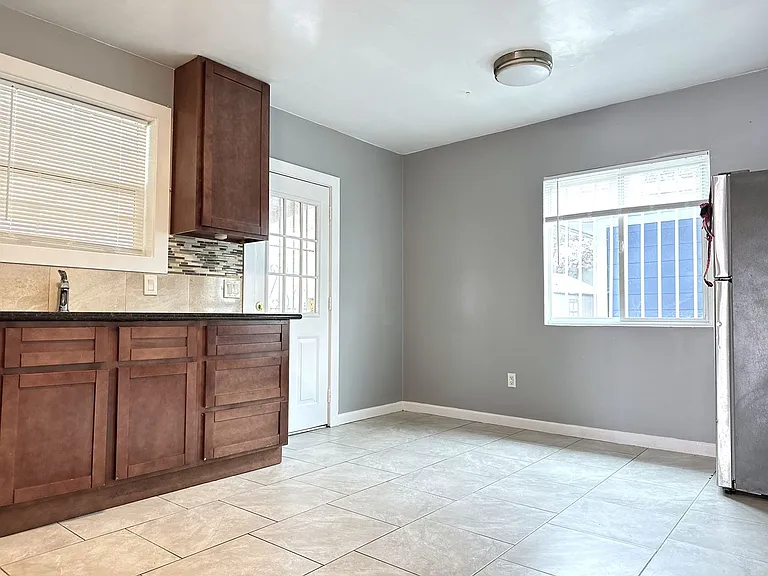 574 Duboce Ave — Photo 7