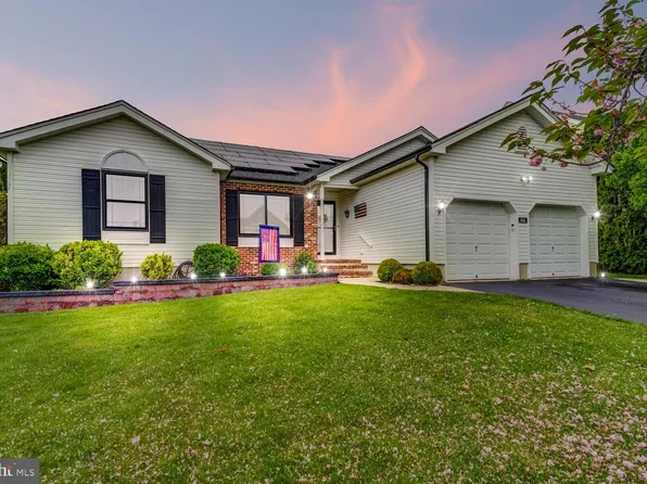 466 Mermaid Dr, Manahawkin, NJ 08050