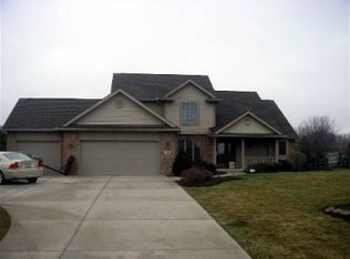 4502 Meadowlands Dr, Lima, OH 45805