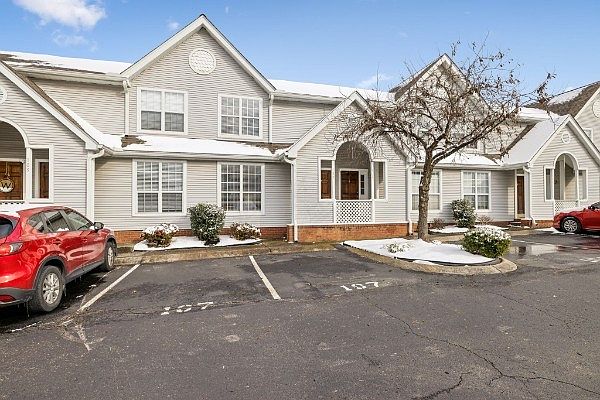 1st image of 107 Sylvan Glen Ct