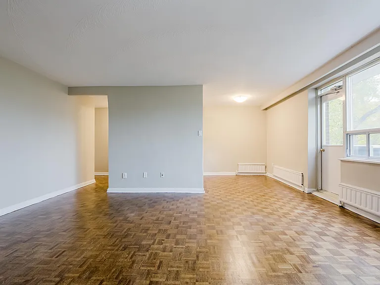 225 Cosburn Ave — Photo 9