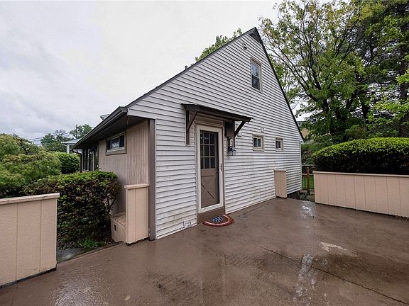 4th image of 384 Whittier Dr