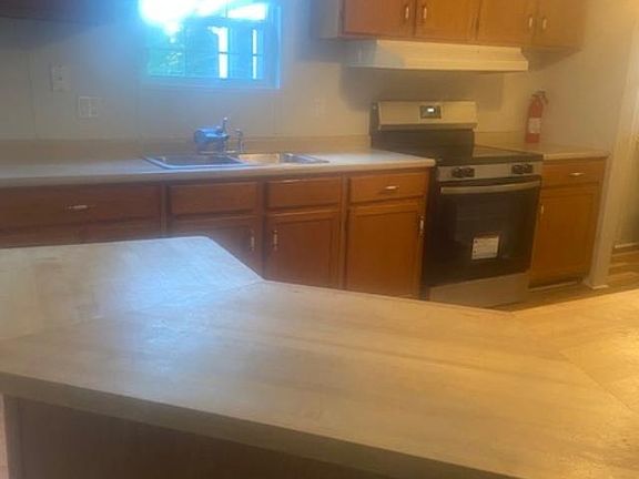 3rd image of 8000 Peach Blossom Ln