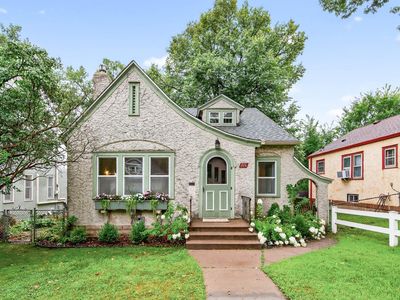 1116 James Ave, Saint Paul, MN, 55105