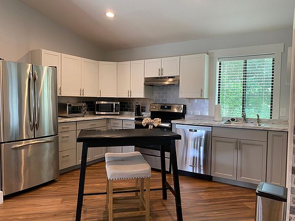 4th image of 3580 E Hinson Ave #1