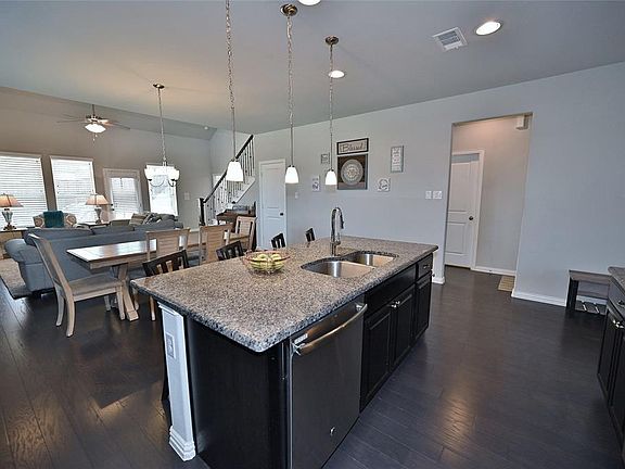 5th image of 224 Black Alder Dr