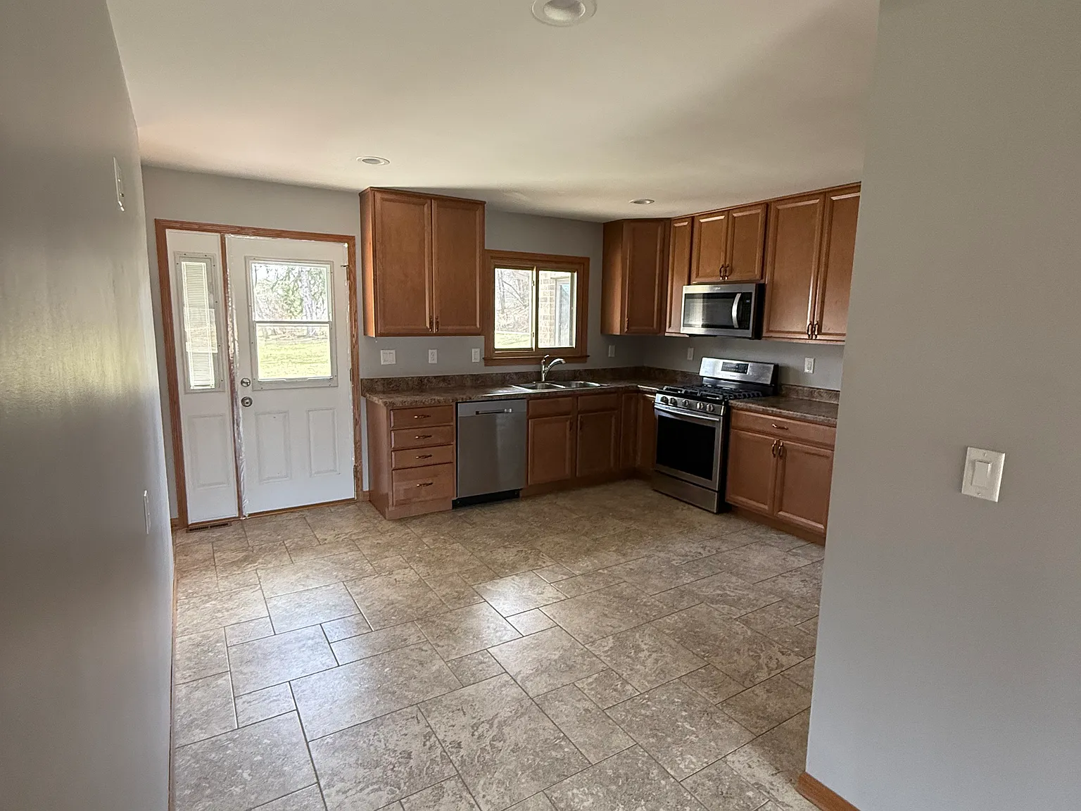 11528 Leiser Ln — Photo 2