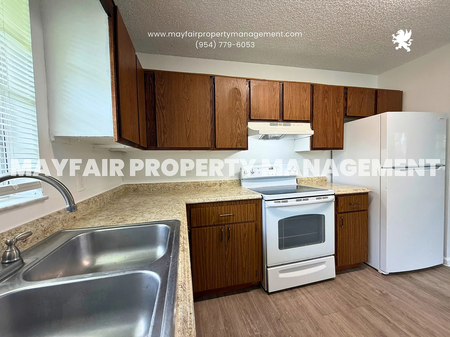 692 Neil Road - 704 — Photo 2
