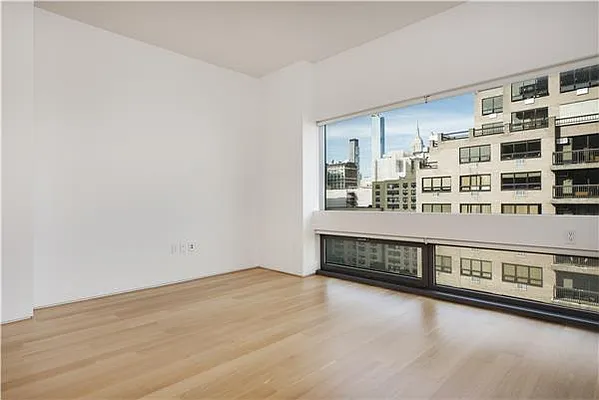 Rented by RELO REDAC INC. | media 16