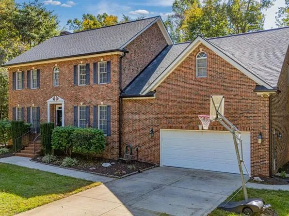 217 Emerson Dr, Mebane, NC 27302