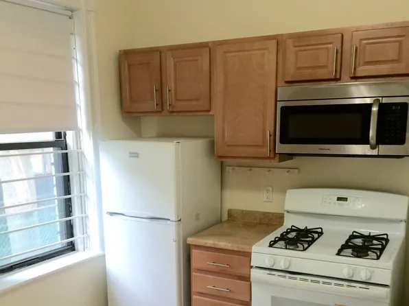 Brighton Avenue Apartments, 19-25