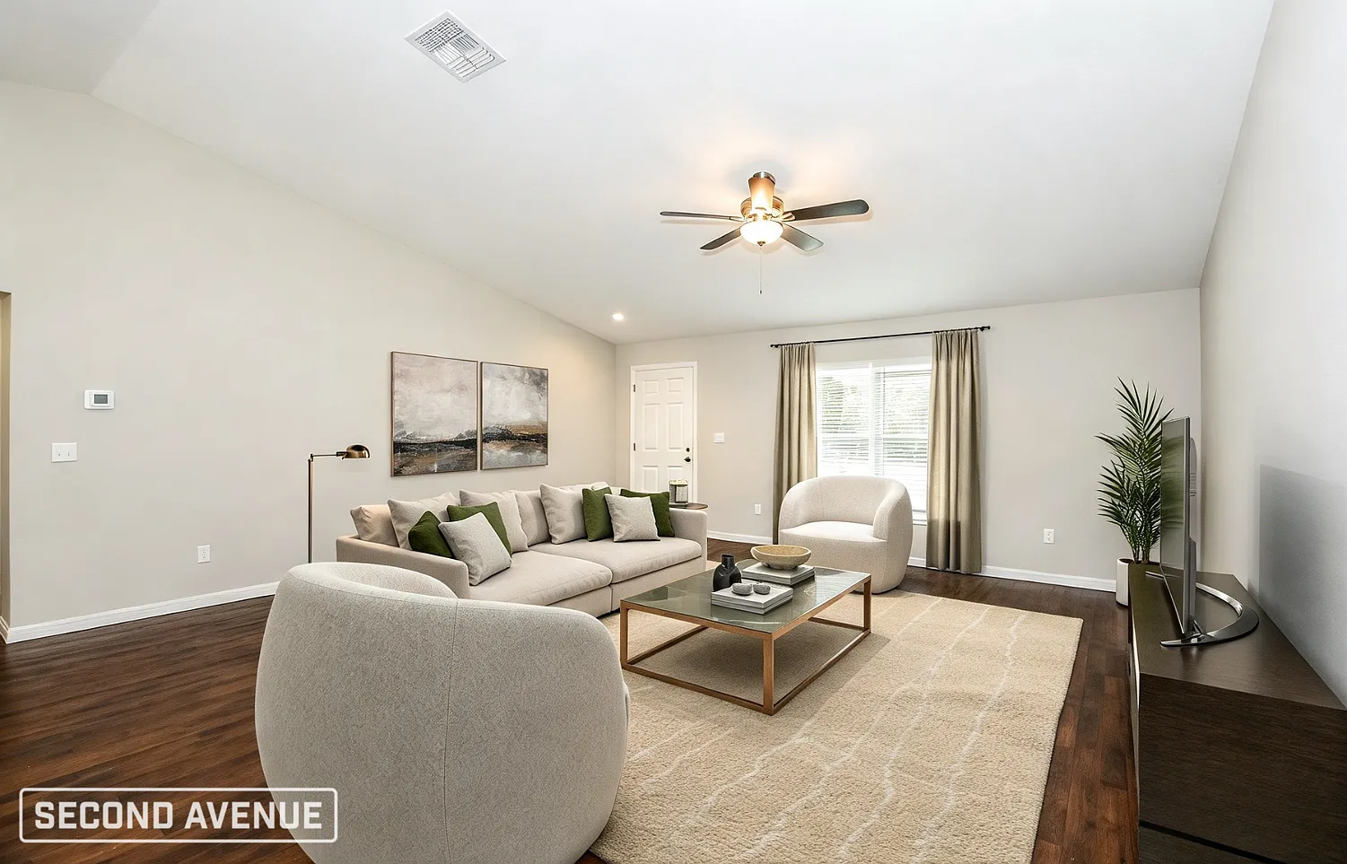 3 bed, 2.0 bath, 1710 sqft, $1,929 — Photo 3